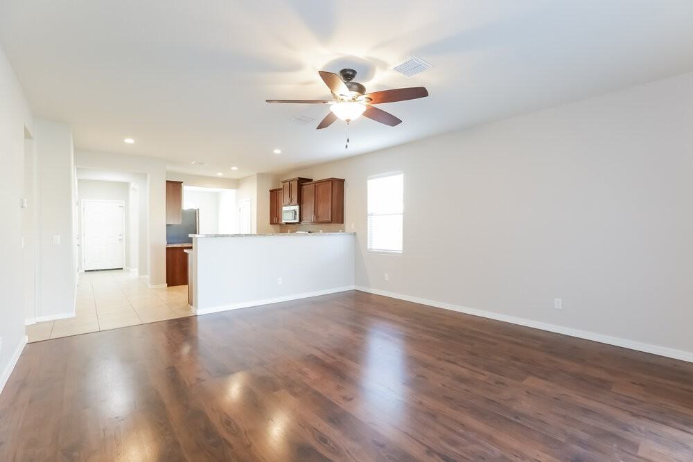 24656 W Mobile Ln - Photo 3 of 16