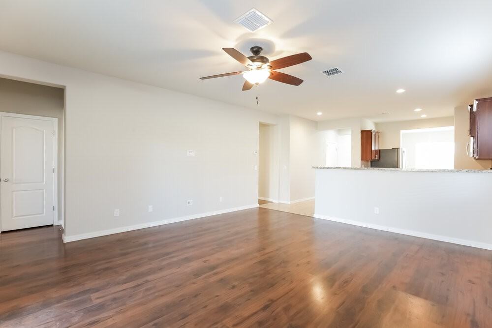 24656 W Mobile Ln - Photo 4 of 16