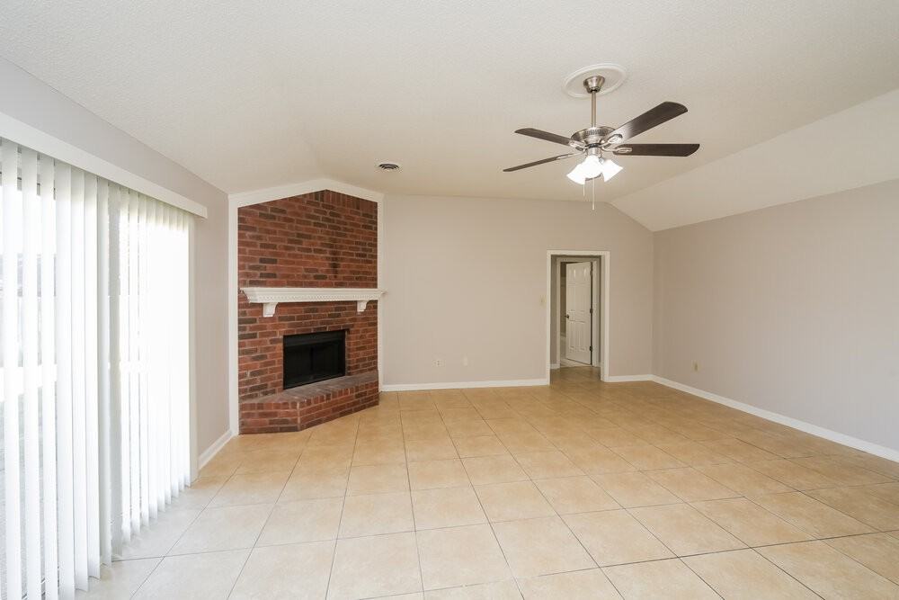 7920 Wentworth Dr - Photo 3 of 16