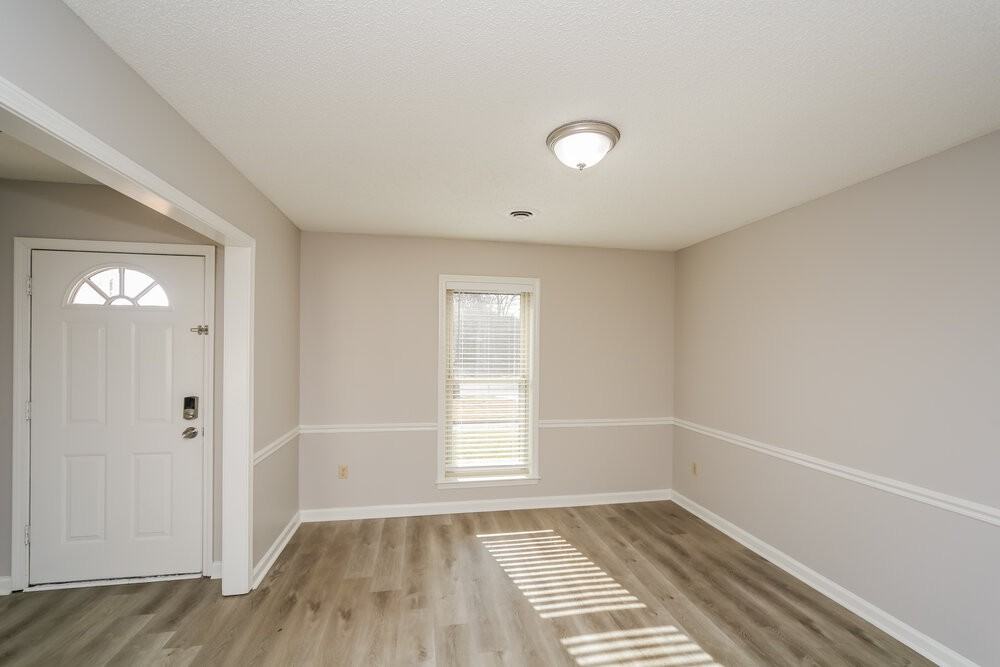 7920 Wentworth Dr - Photo 5 of 16