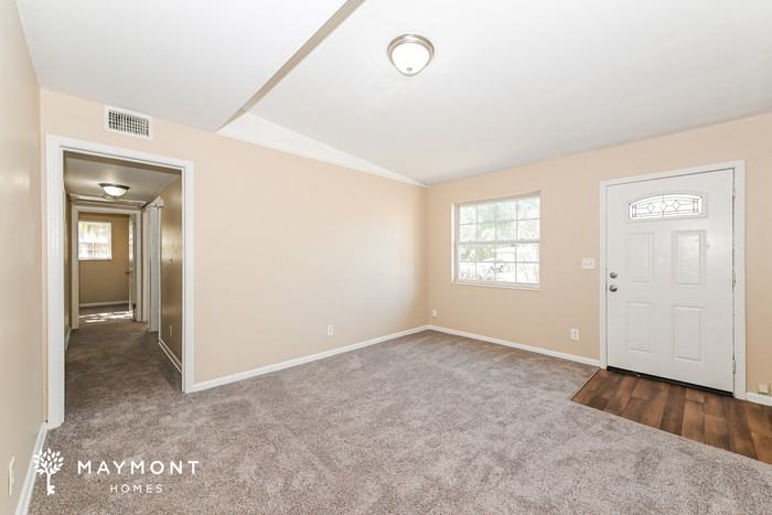 4932 Tallyho Ave - Photo 4 of 12