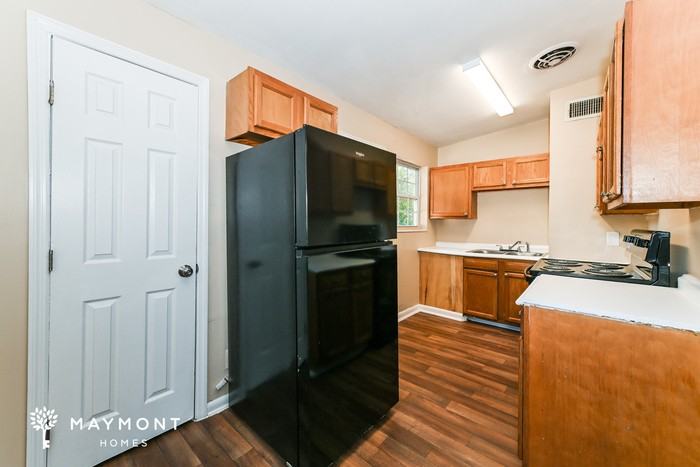 4932 Tallyho Ave - Photo 6 of 12