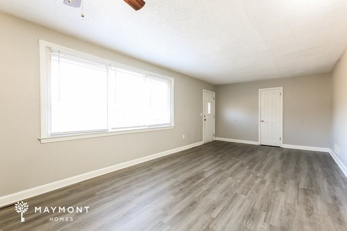 311 E Dorchester Blvd - Photo 4 of 12