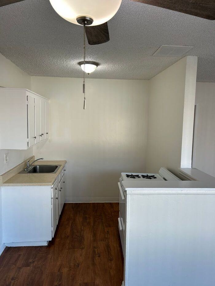 1825 W Crestwood Ln #2 - Photo 3 of 15