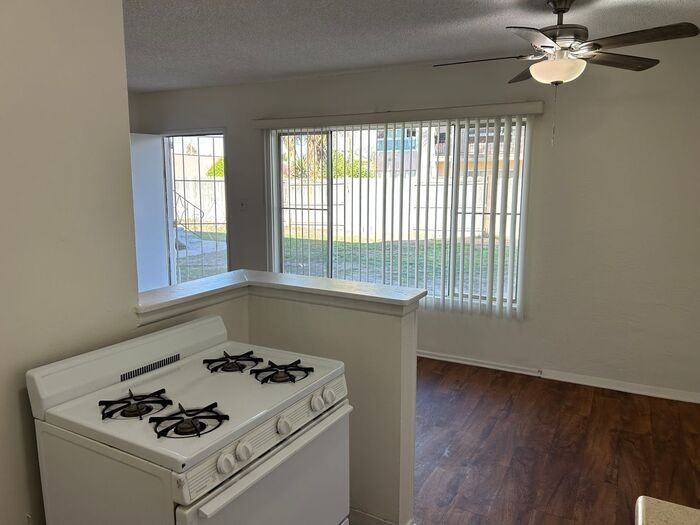 1825 W Crestwood Ln #2 - Photo 5 of 15