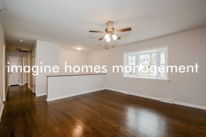 517 Hickory Hollow Ln - Photo 3 of 19