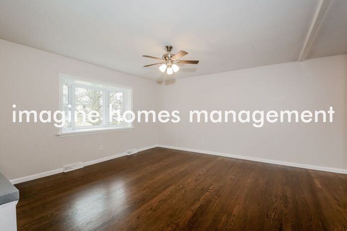 517 Hickory Hollow Ln - Photo 4 of 19