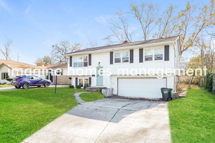 243 Emerson Ave - Photo 3 of 19