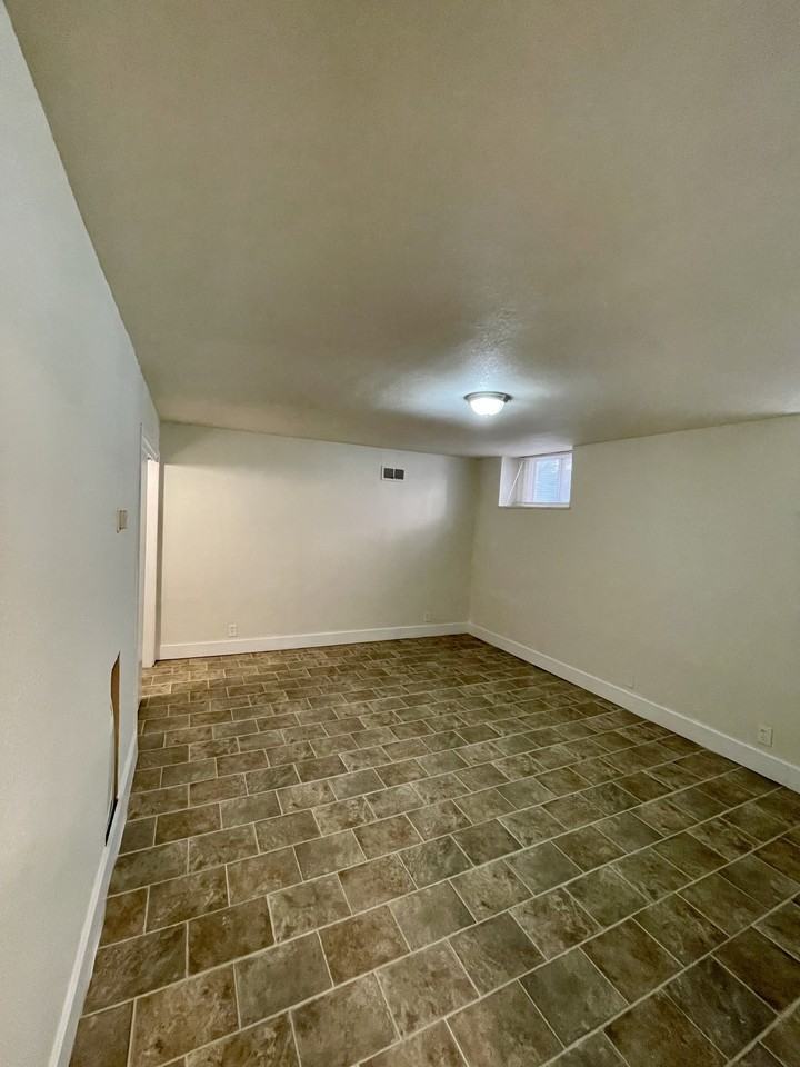 527 Gladstone Boulevard - Photo 5 of 17