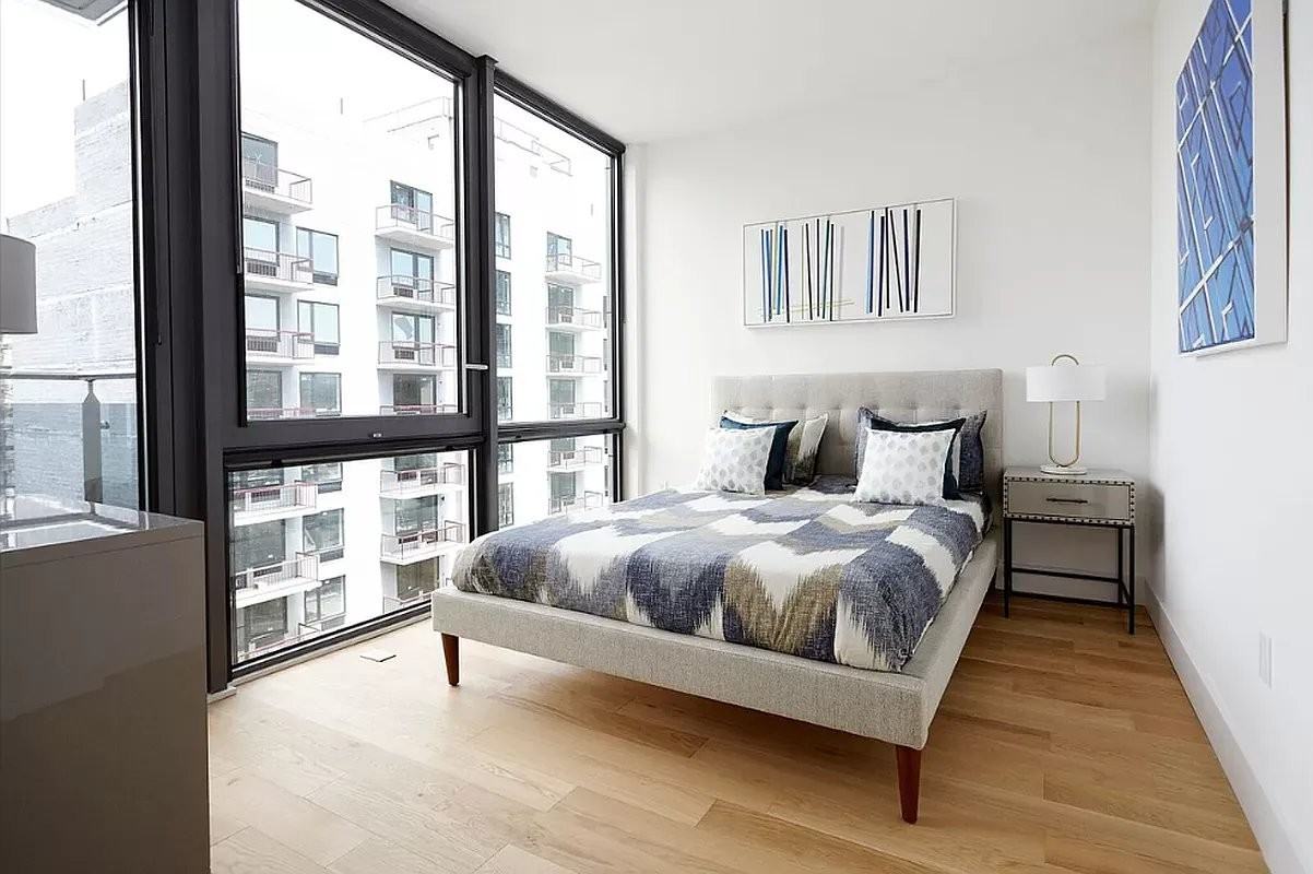 4122 24th St #9E - Photo 2 of 8