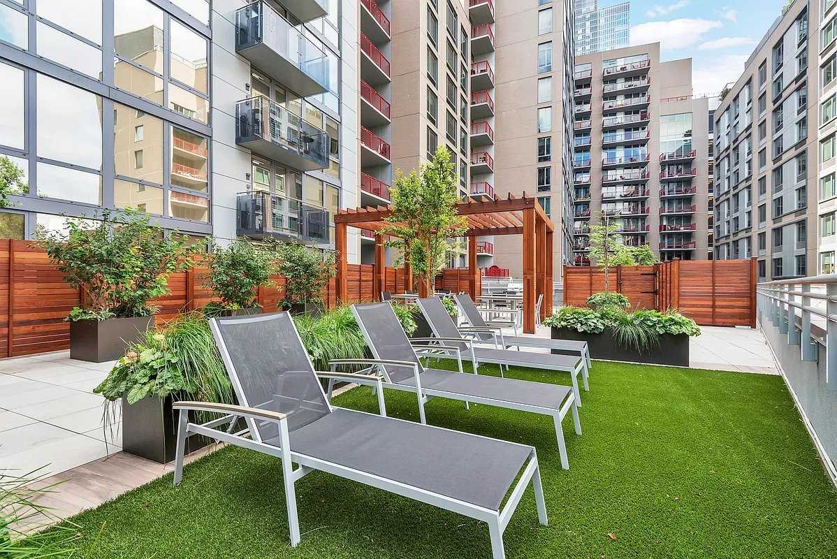 4122 24th St #9E - Photo 5 of 8