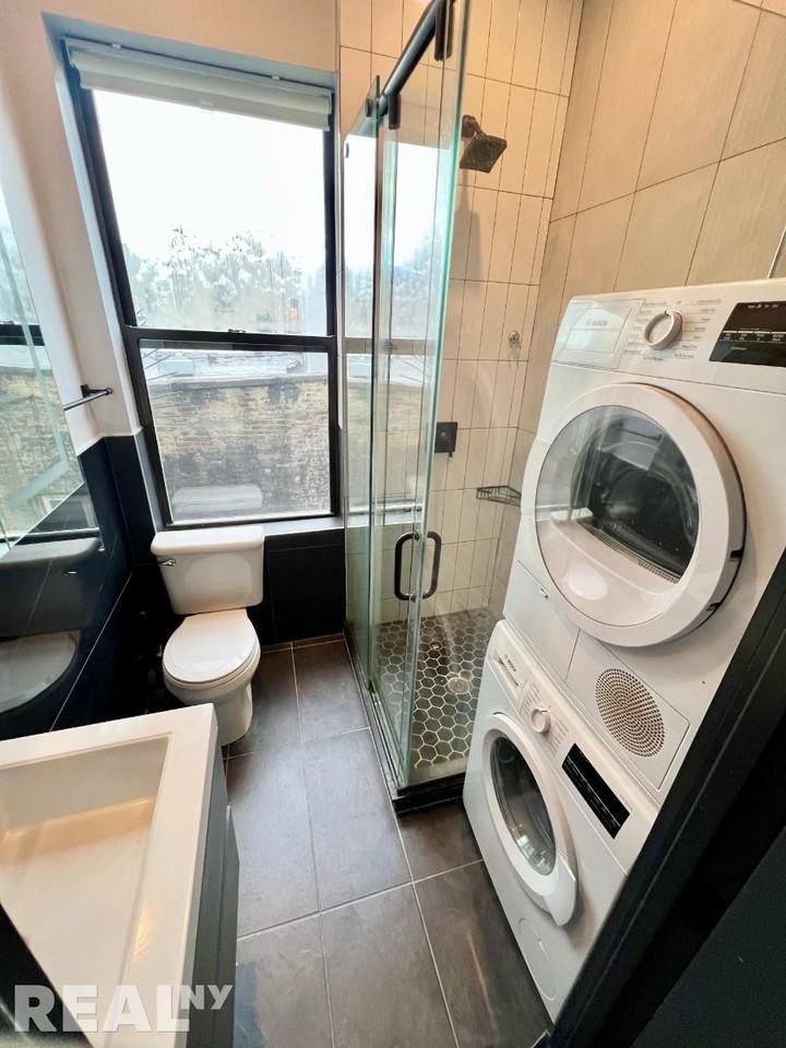 Prince St #21 - Photo 3 of 7