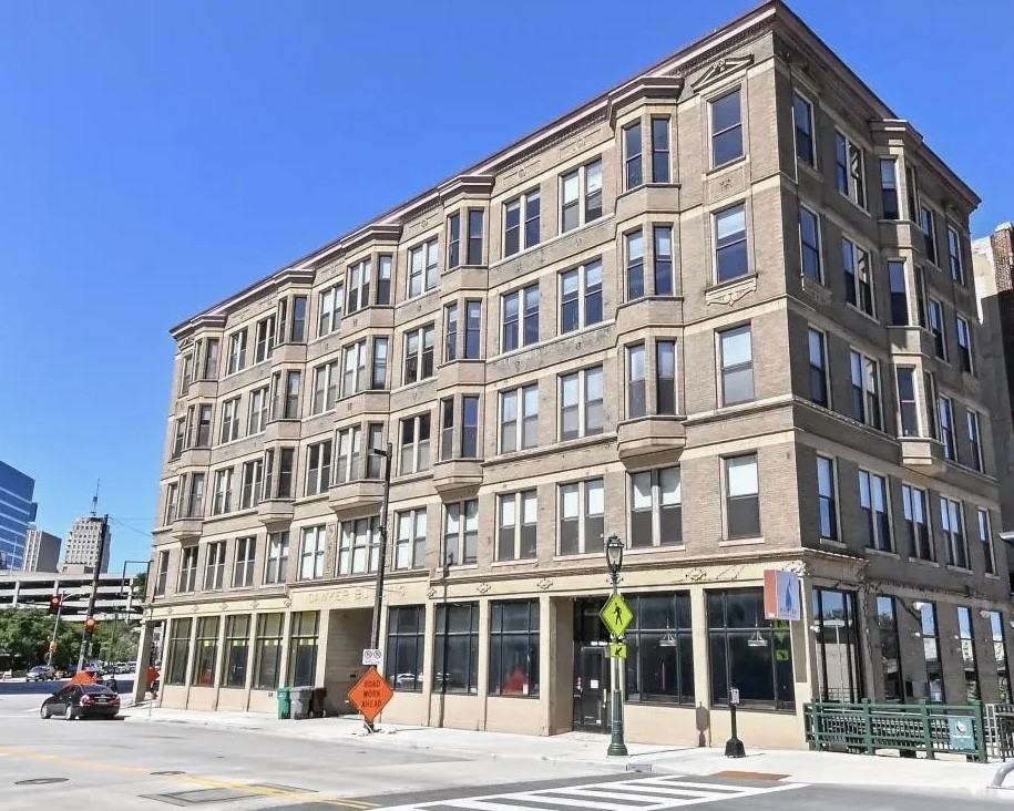 108 West Wells Street #4D - Photo 2 of 18