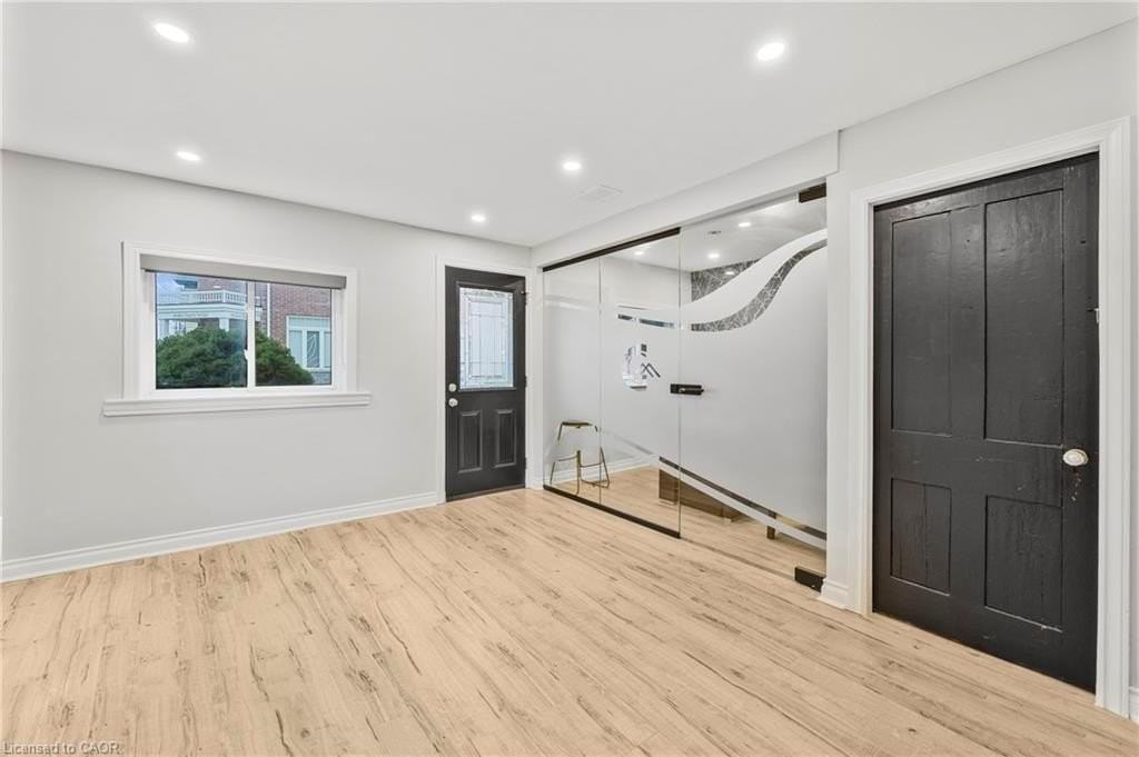 2 Griffin St - Photo 5 of 29