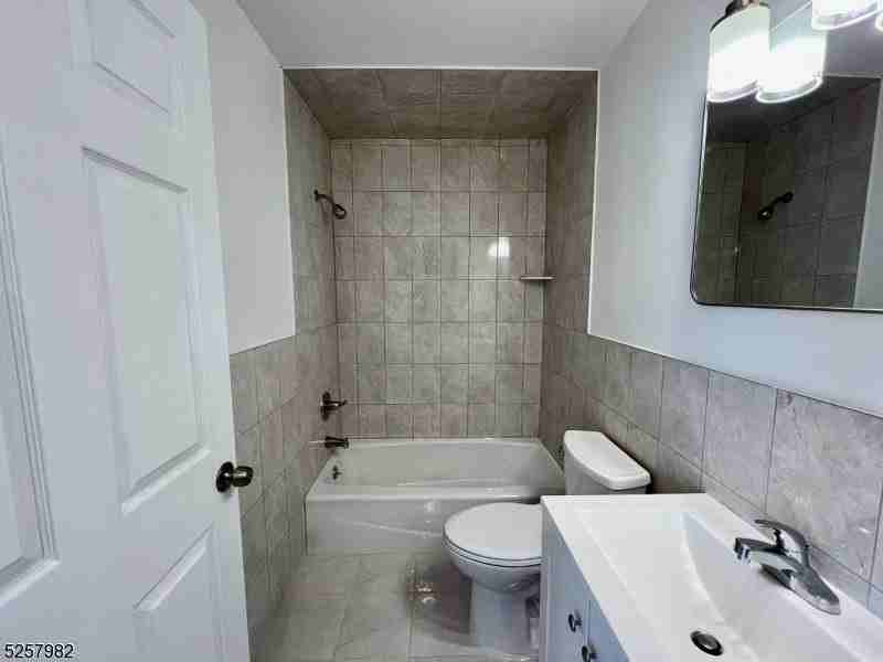 61 Mountainview Blvd #4 - Photo 4 of 8