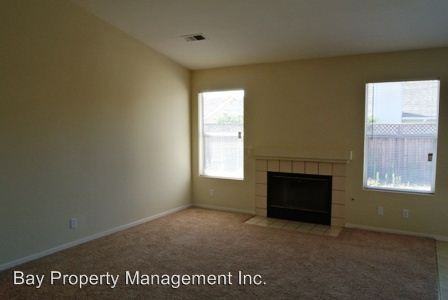 321 Ayrshire Way - Photo 2 of 6