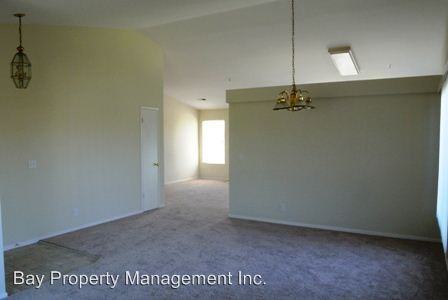 321 Ayrshire Way - Photo 3 of 6