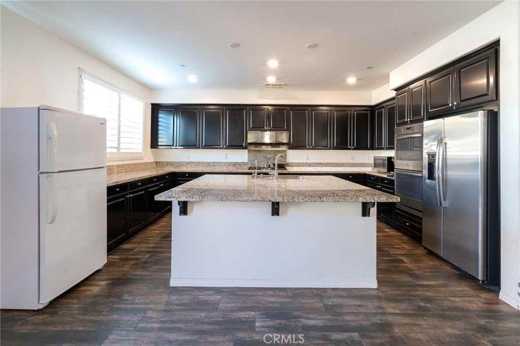 6065 Coopers Hawk Dr - Photo 4 of 22