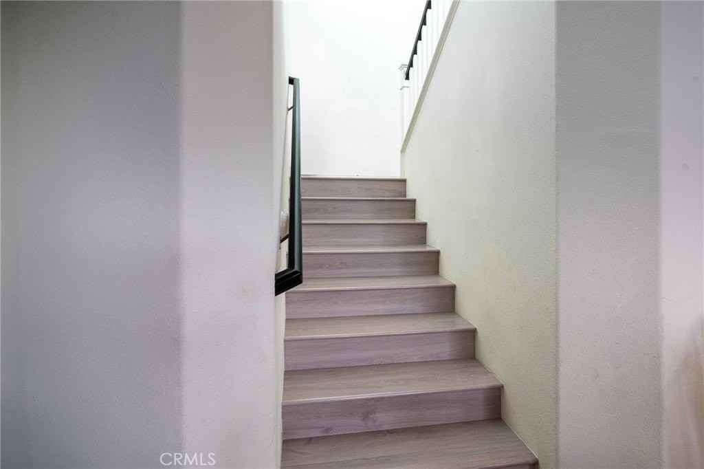 6065 Coopers Hawk Dr - Photo 7 of 22