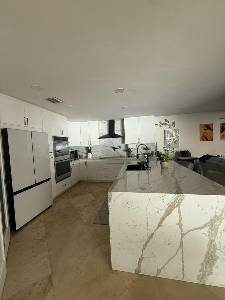 6000 Adriatic Way - Photo 5 of 31