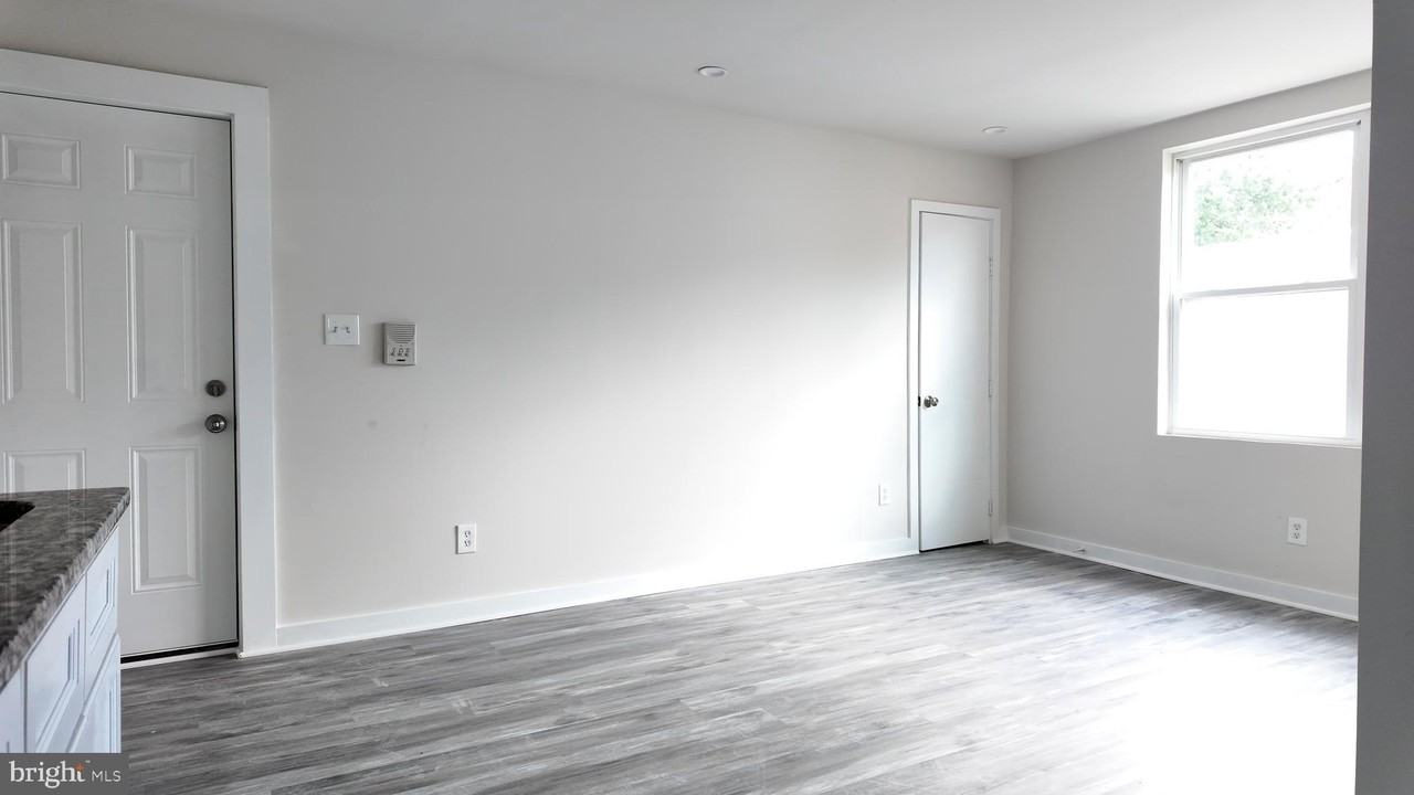 4306 HALLEY TERRACE PLACE SE unit: 1 #1 - Photo 2 of 9