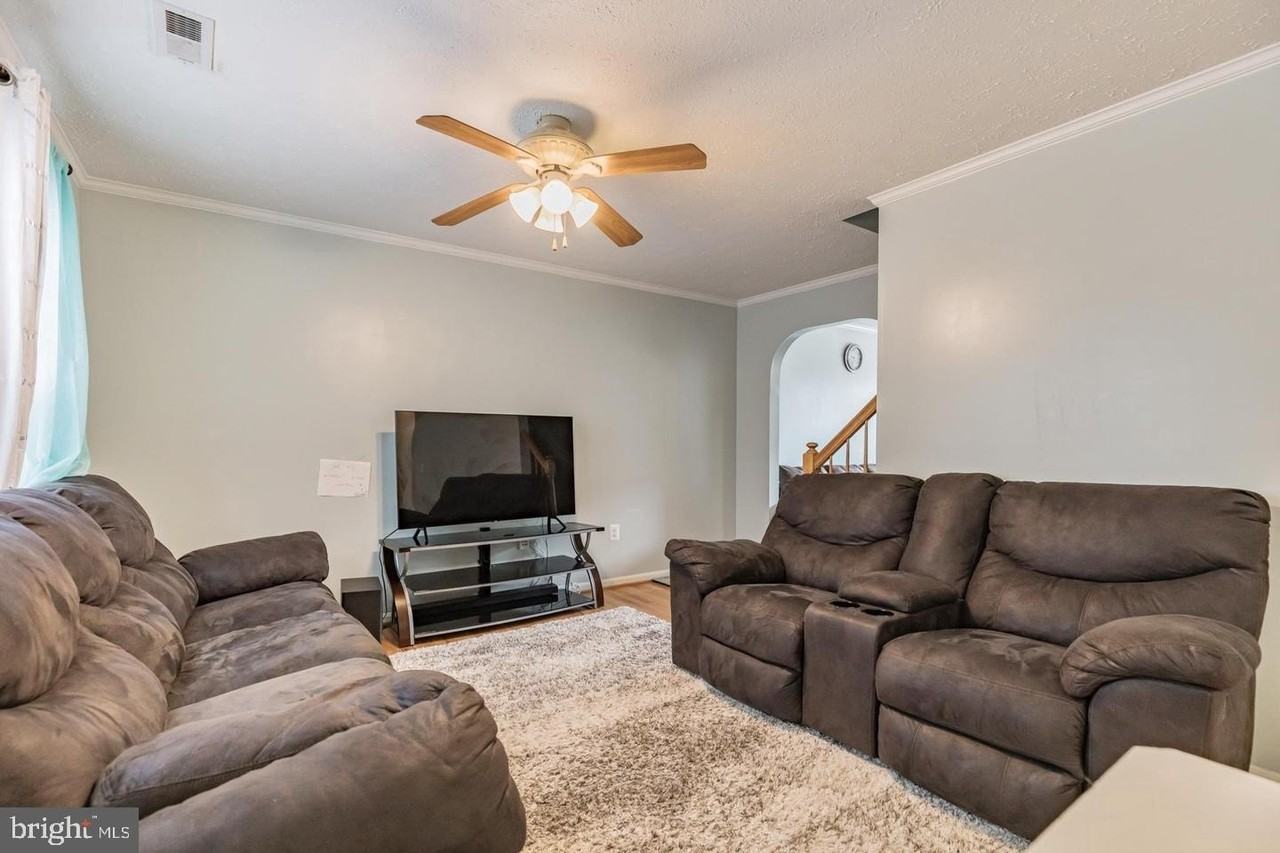 10324 Cassidy Ct - Photo 2 of 14