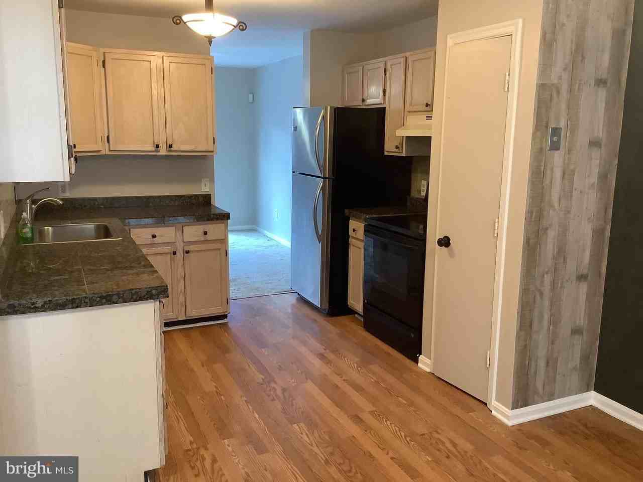 646 Milford Ct - Photo 7 of 42