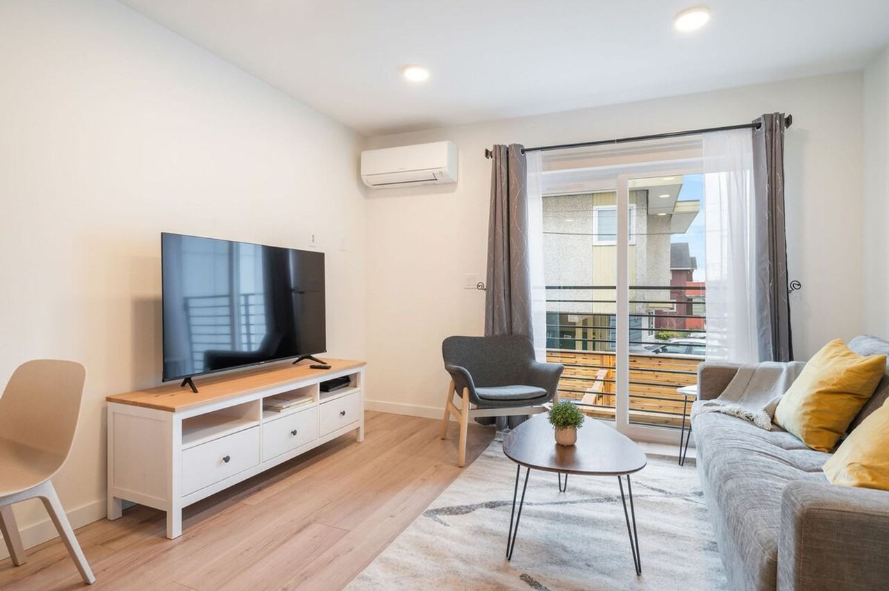 4453 Aurora Ave N #1035998P - Photo 2 of 50