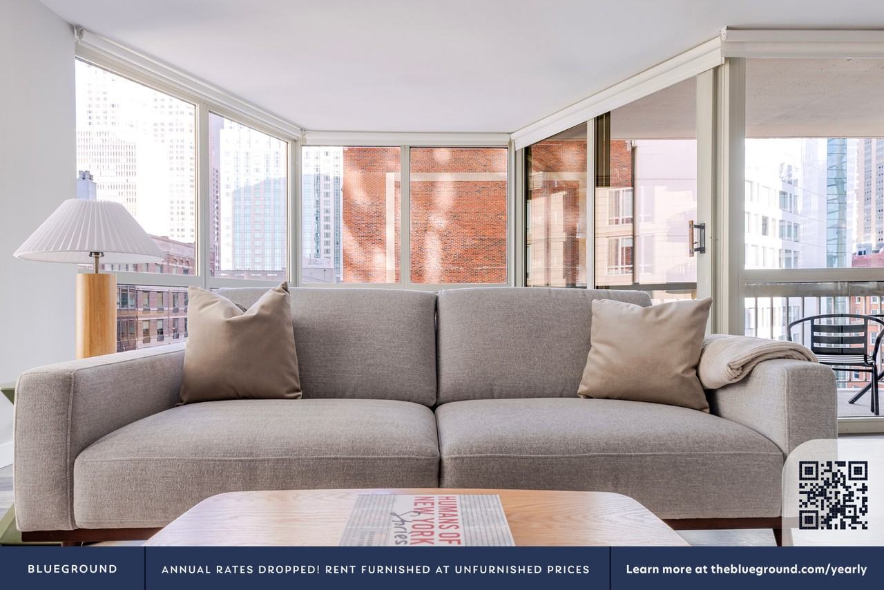 1 East Delaware Place - Photo 4 of 40