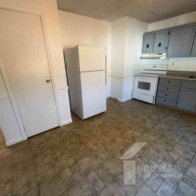 113 Susan Ave - Photo 4 of 20