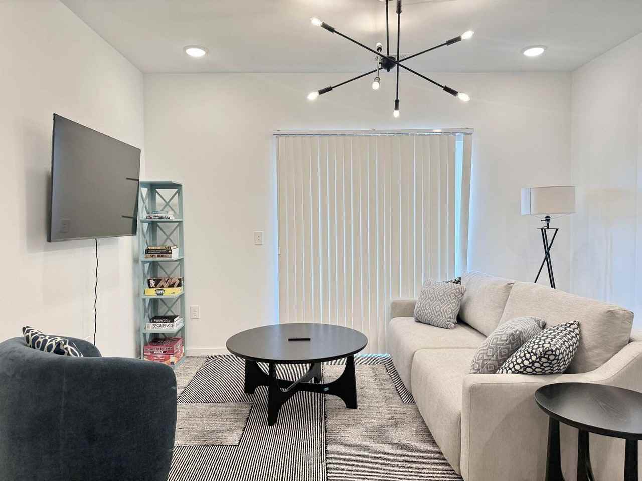 525 Parkway Dr Ne #1299411P - Photo 2 of 42