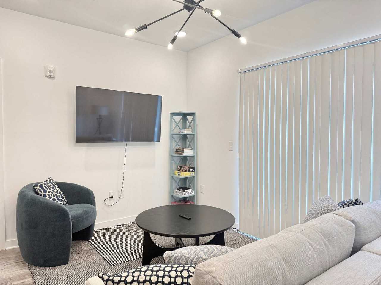 525 Parkway Dr Ne #1299411P - Photo 3 of 42