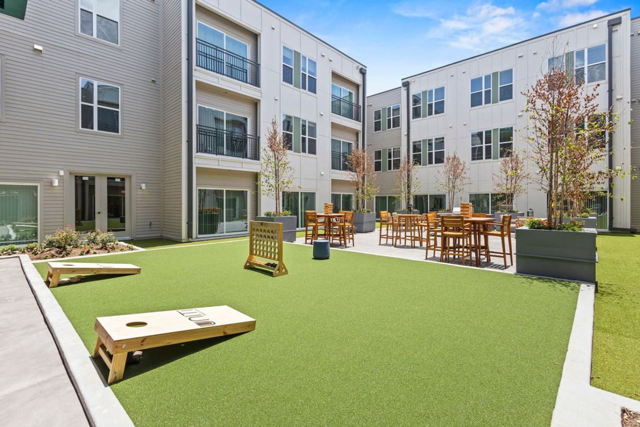 596 W 9th St #1335747P - Photo 3 of 32