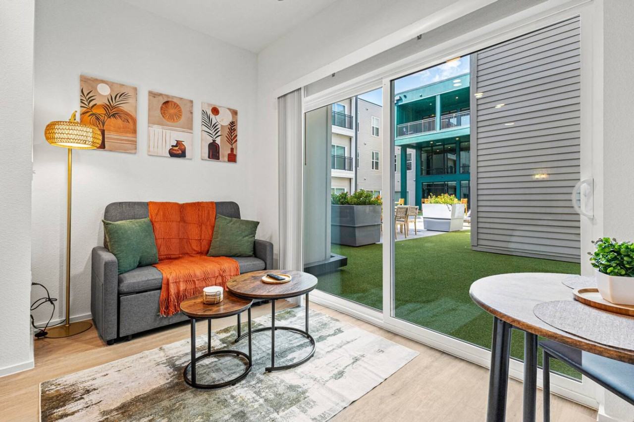 596 W 9th St #1335747P - Photo 5 of 32