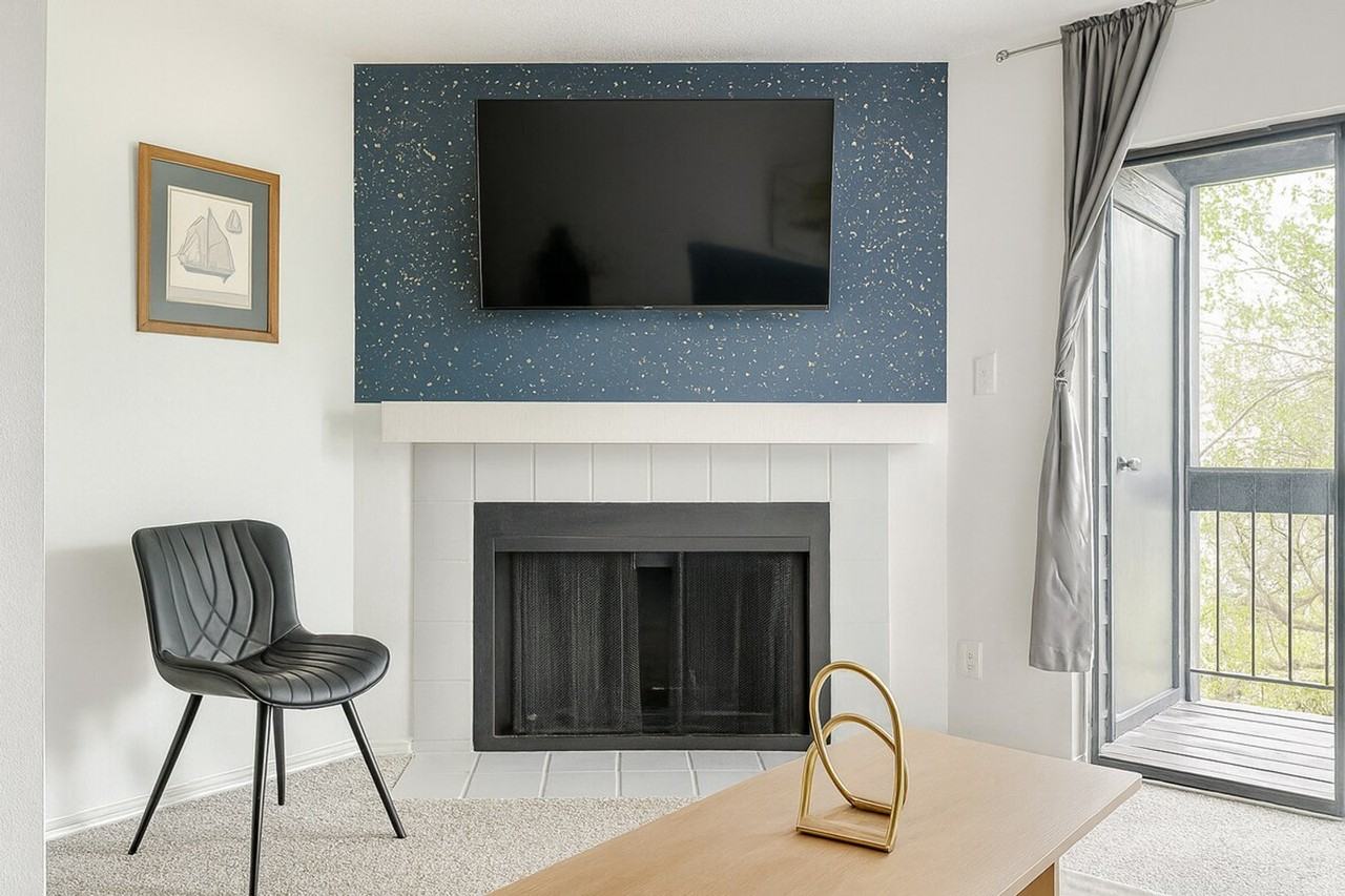 1040 Clayton Ln #1335308P - Photo 6 of 20