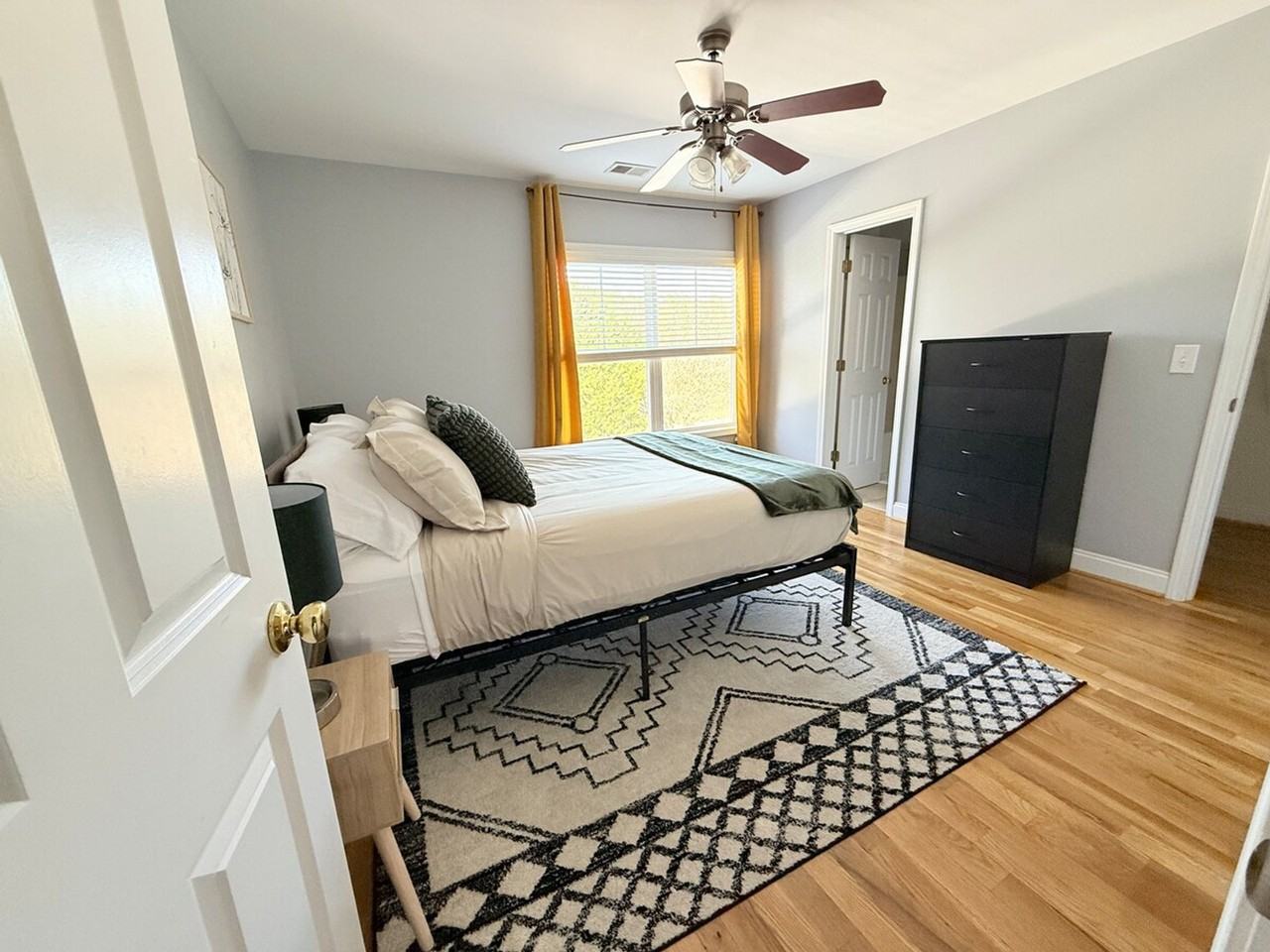 617 Lake Forest Rd #1339904P - Photo 2 of 28