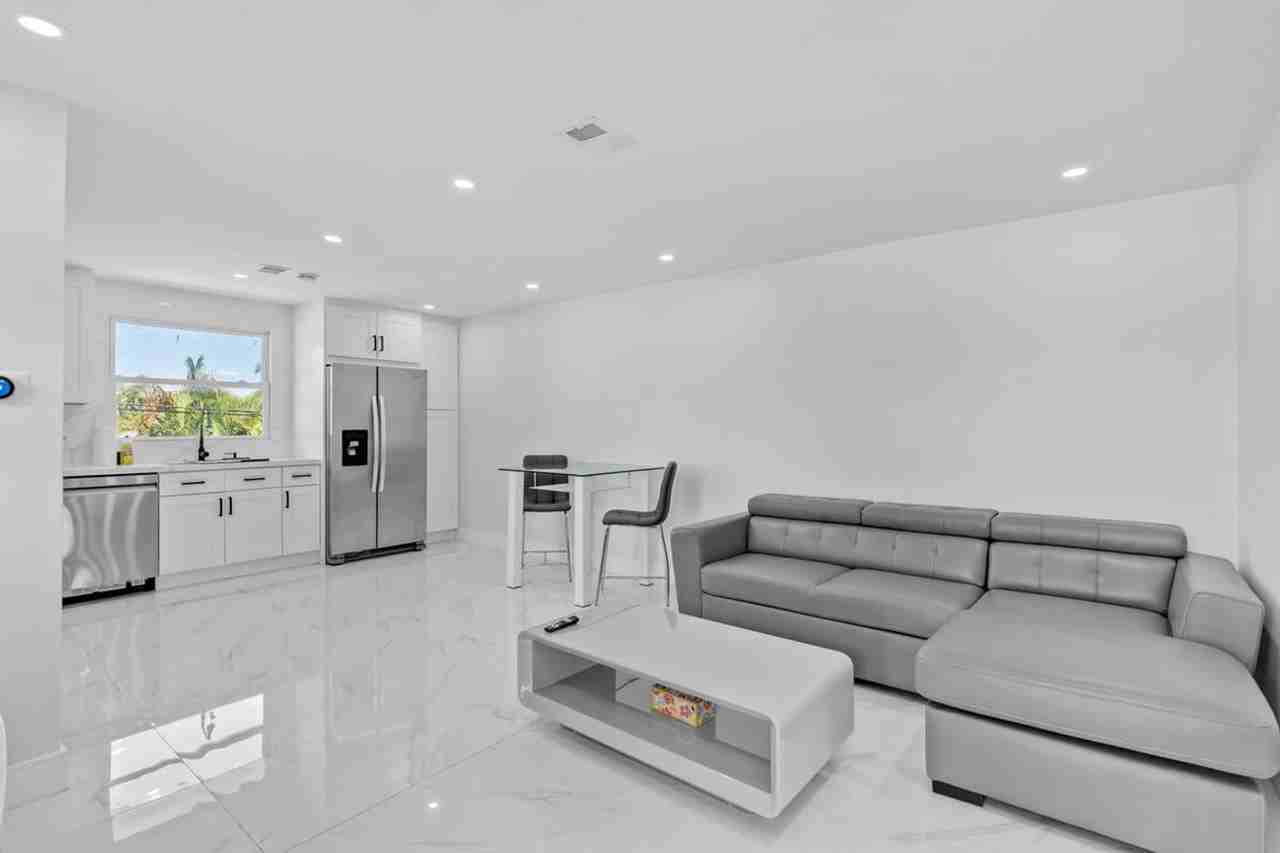 871 Nw 23rd Ter #1341349P - Photo 4 of 50