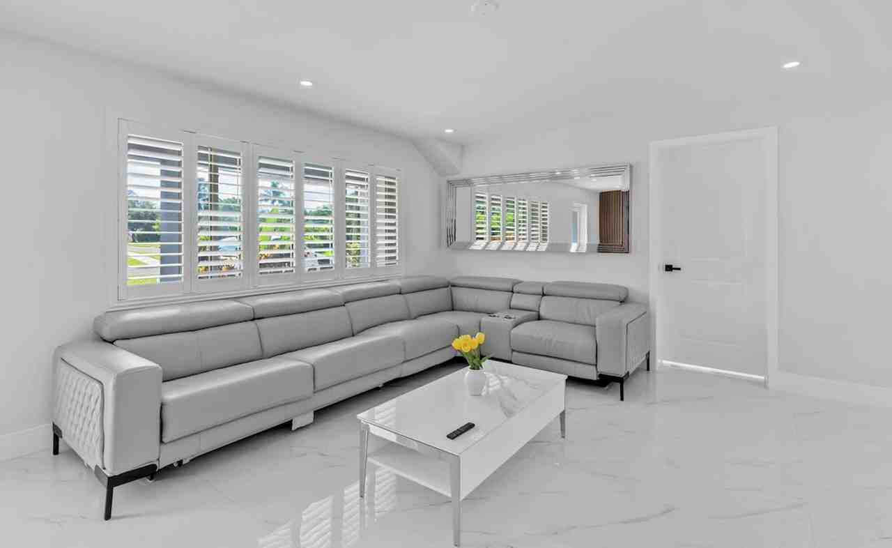 871 Nw 23rd Ter #1341349P - Photo 5 of 50