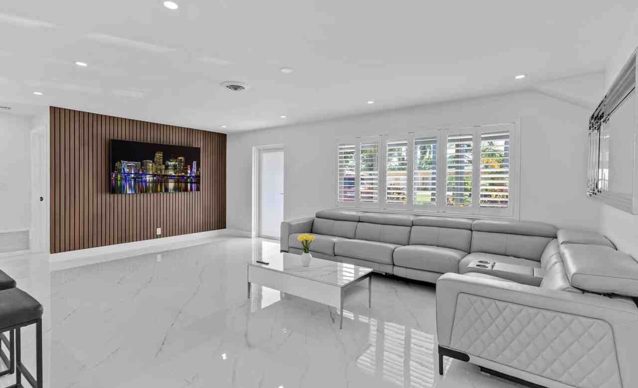 871 Nw 23rd Ter #1341349P - Photo 6 of 50