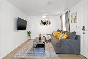 featured image of 3721 E Clifton St