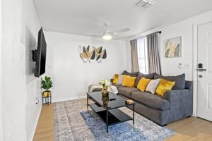 featured image of 3721 E Clifton St