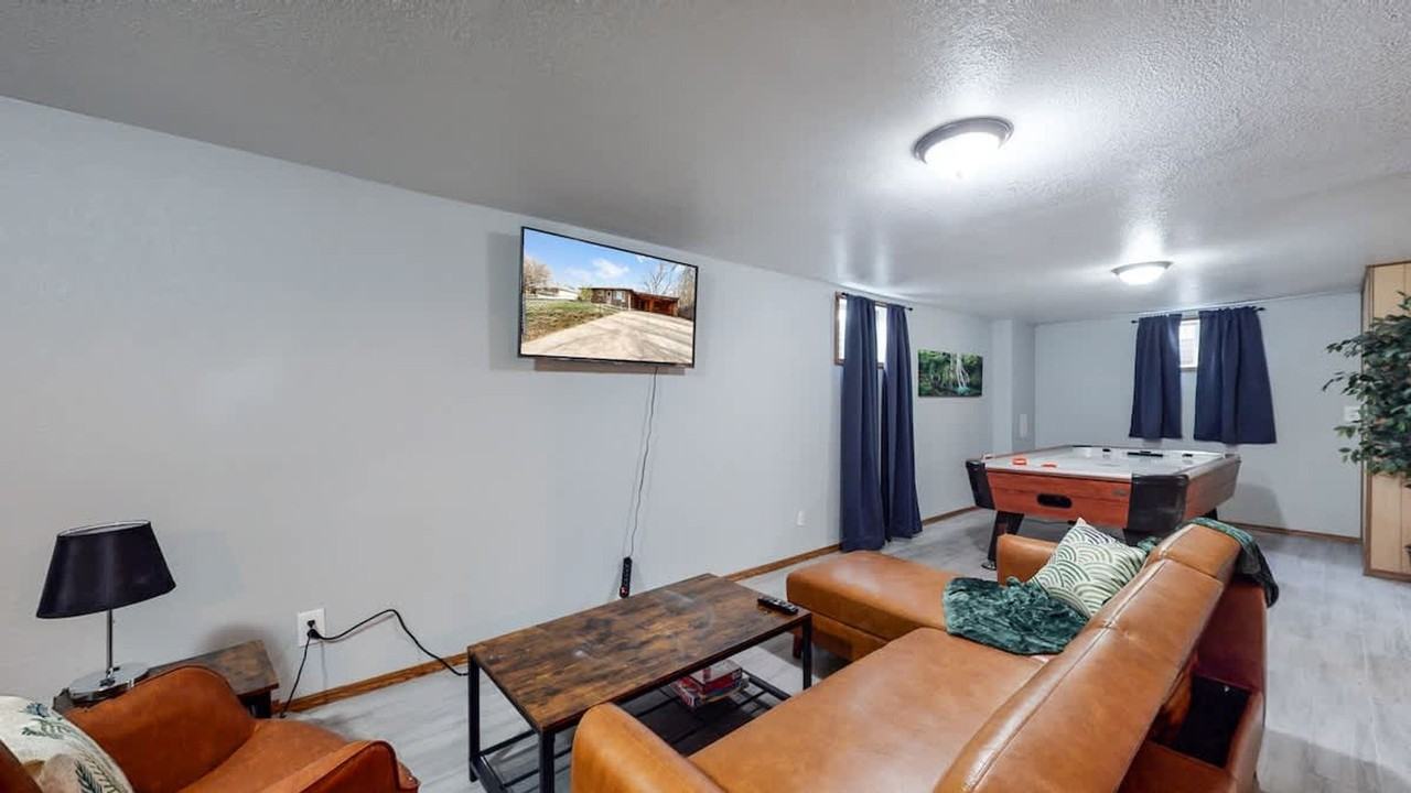 1242 Elder St #1342426P - Photo 4 of 34