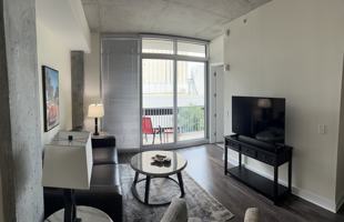 featured image of 400 S Tryon St