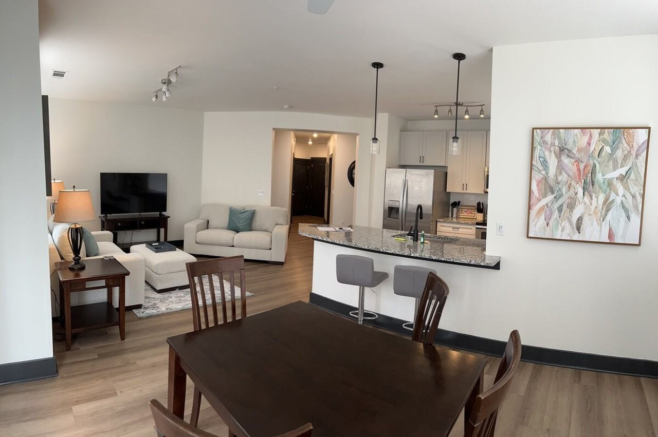 401 W Trade St #1344140P - Photo 2 of 29