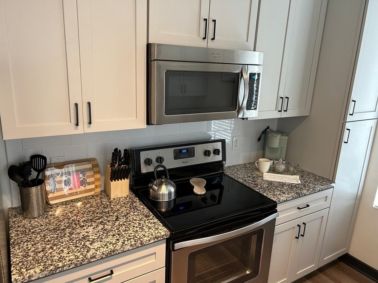 401 W Trade St #1344140P - Photo 5 of 29