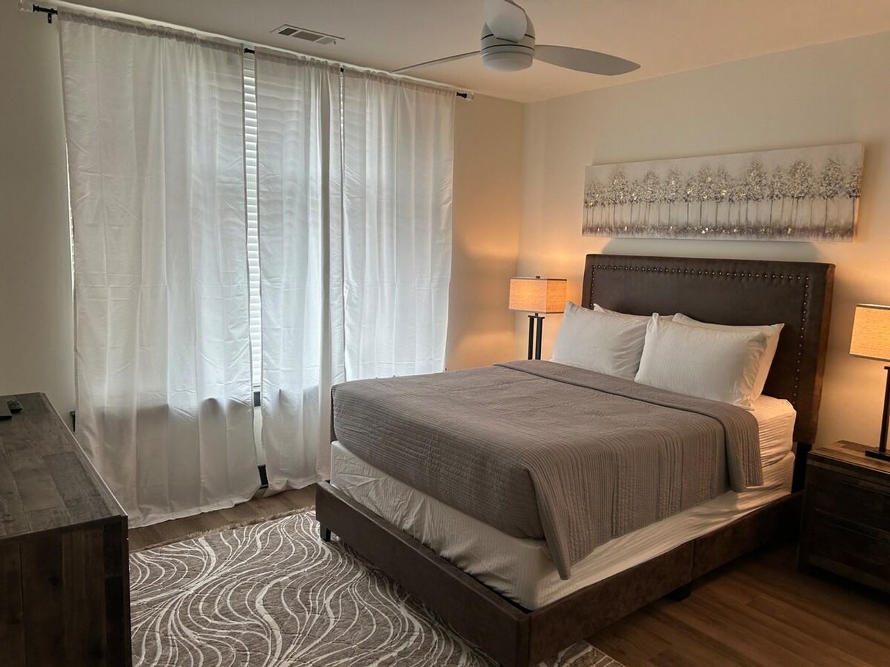 401 W Trade St #1344140P - Photo 7 of 29