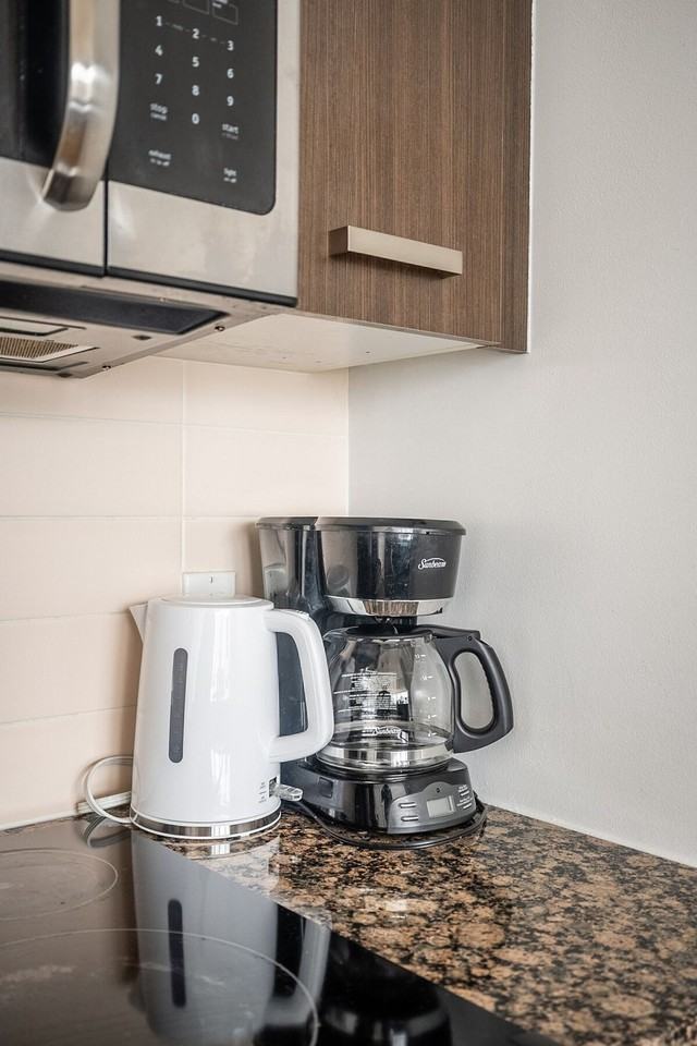 832 Bay Street - Photo 6 of 20