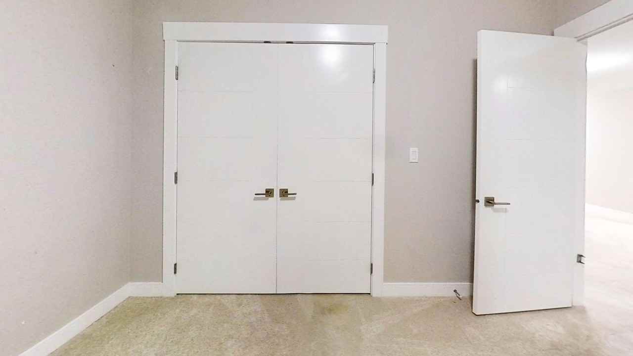 17033 Fraser Highway - Photo 2 of 24