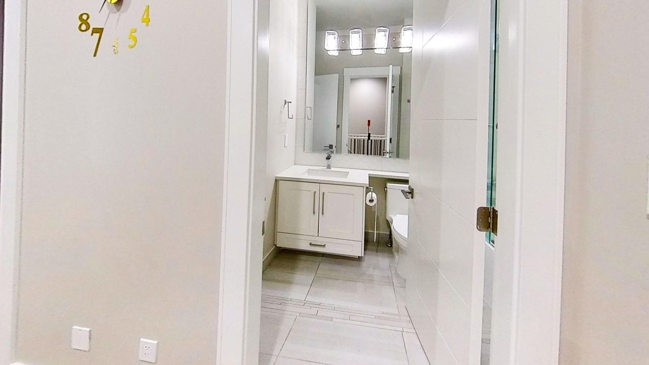 17033 Fraser Highway - Photo 6 of 24