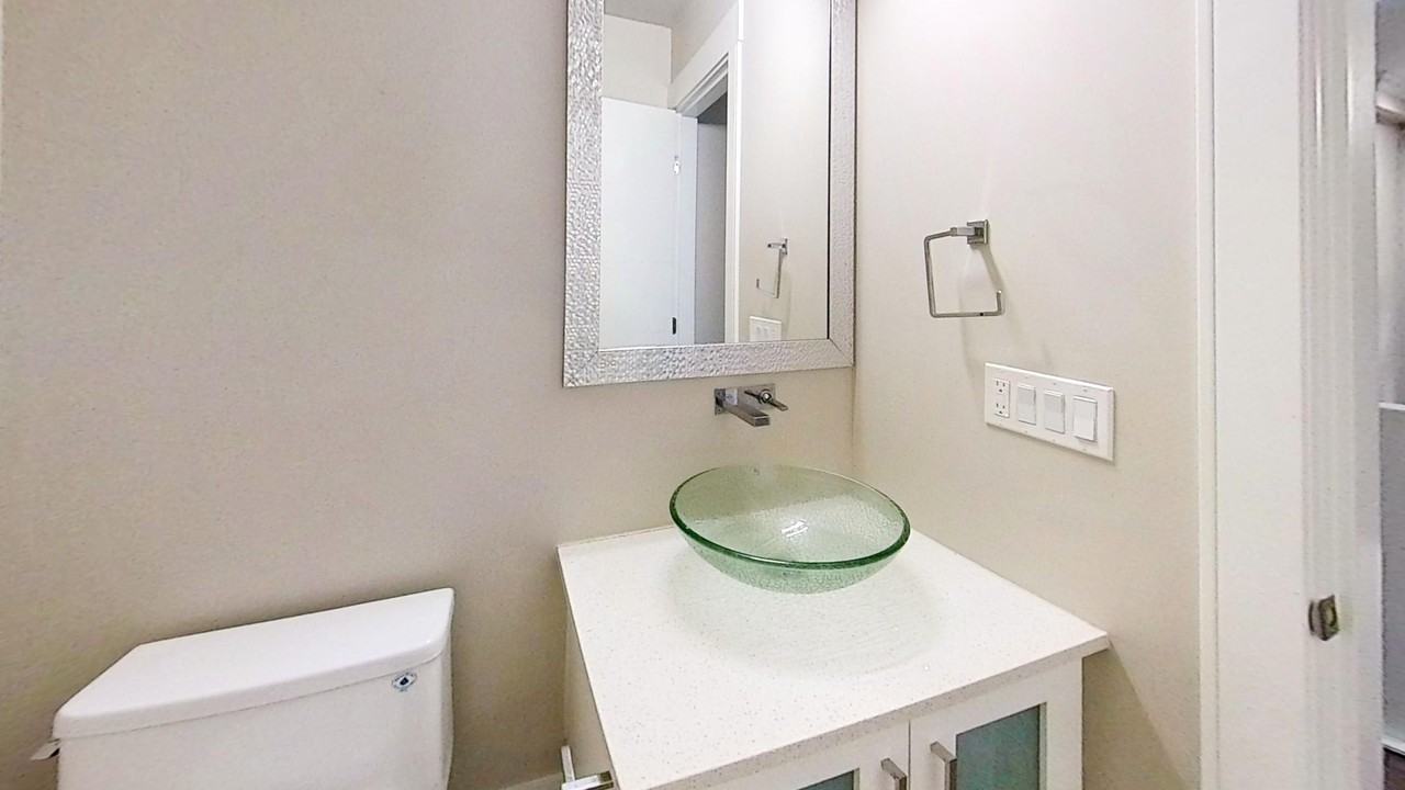 17033 Fraser Highway - Photo 7 of 24